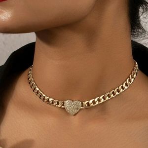 GOLD CHUNKY RHINESTONE HEART CHOKER NEW